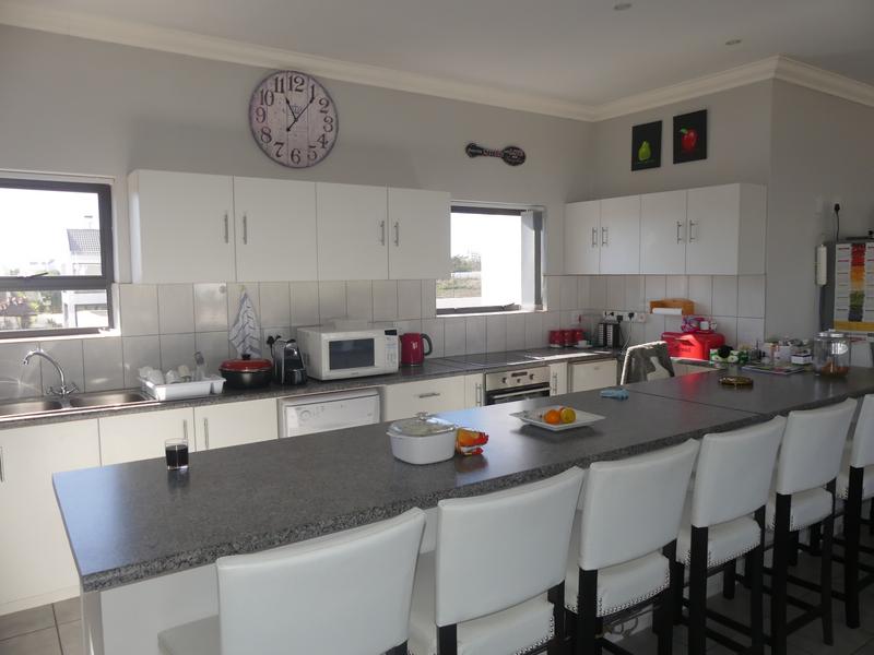 4 Bedroom Property for Sale in Golden Mile Western Cape